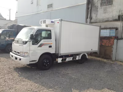 *THAY KÍNH XE tải KIA K140 tận nơi